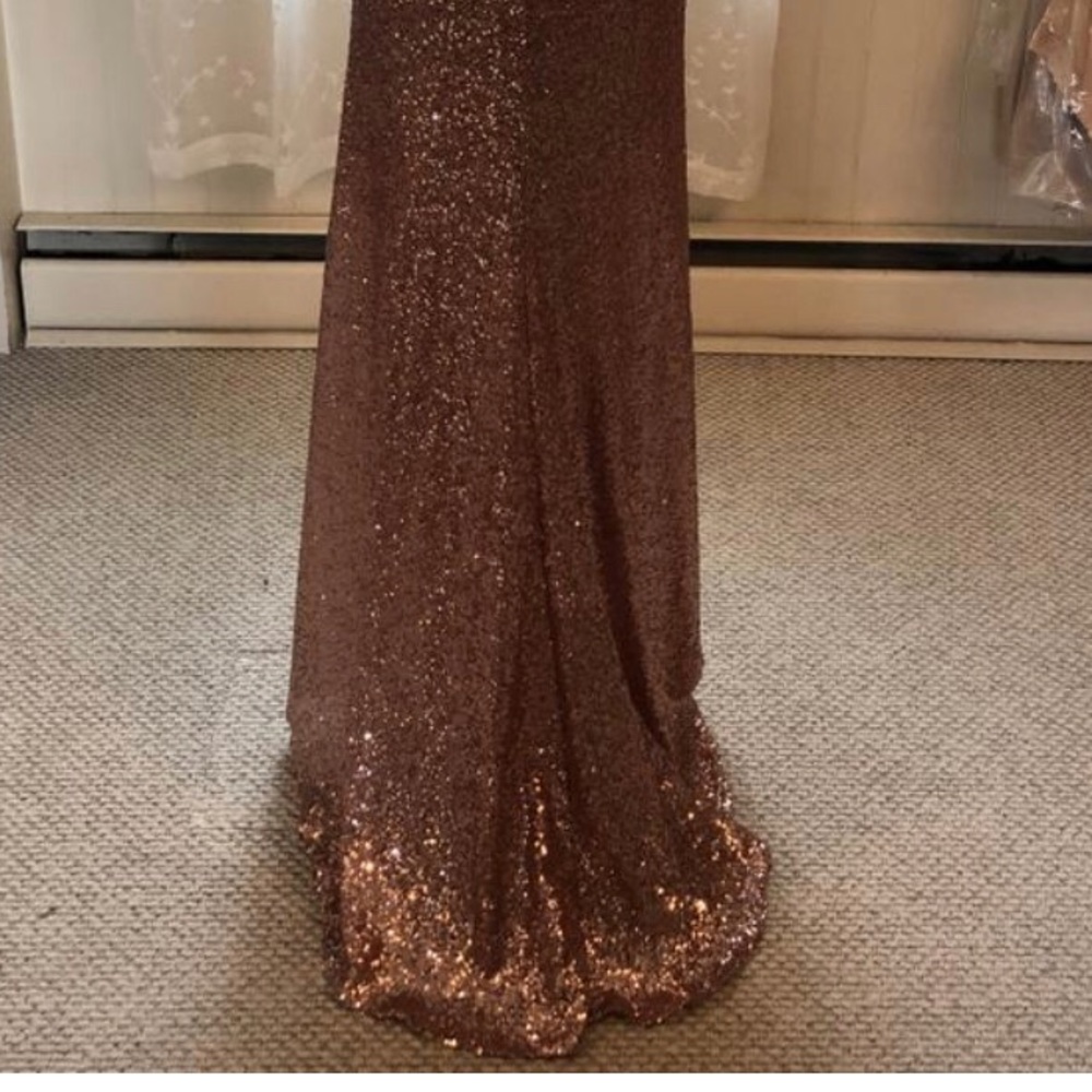 💫 Rose Gold Sequin Sleeveless Gown w/train Sz 12 - Picture 2 of 8